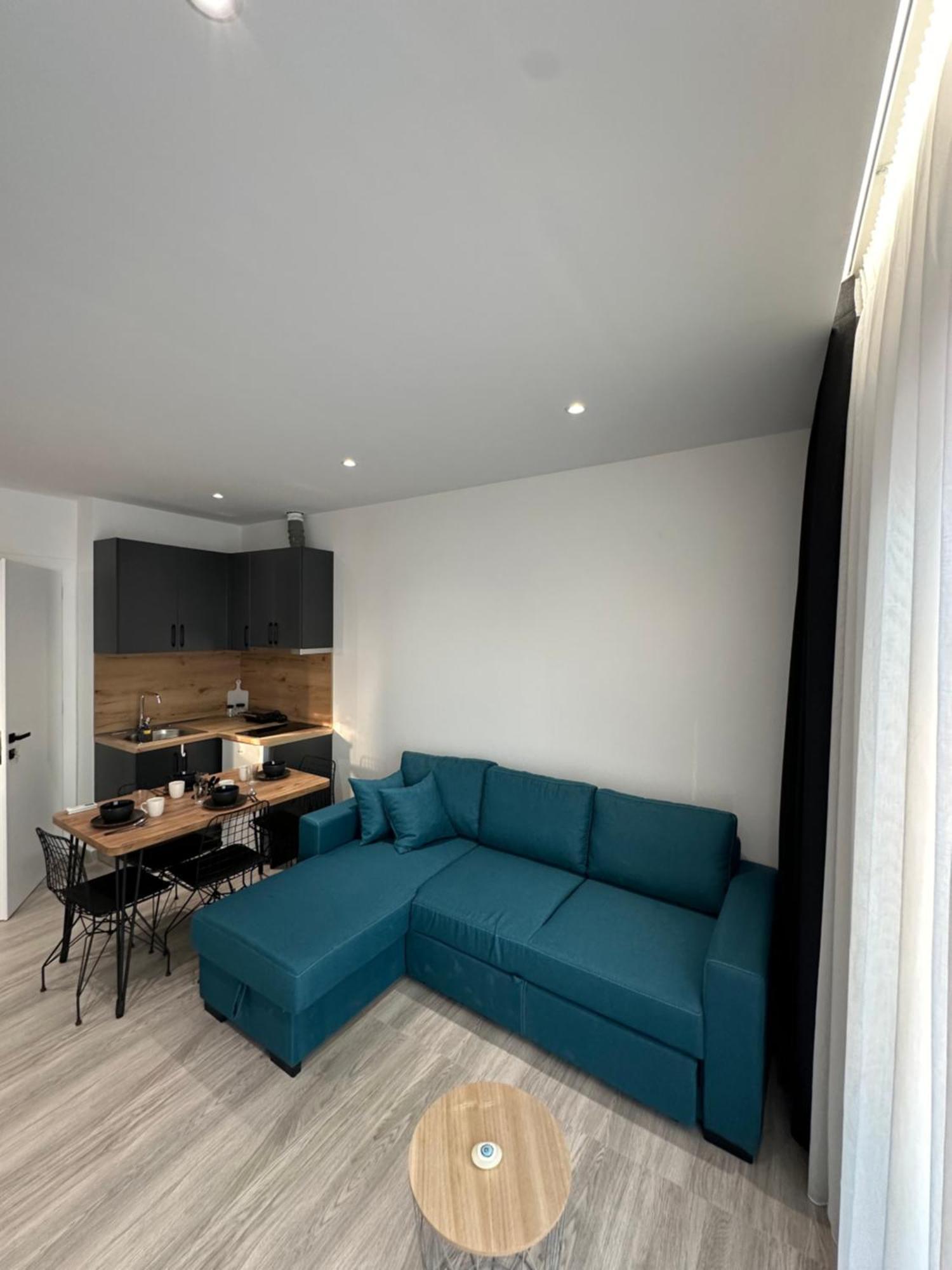 Io'S Apartments Sarandë Exterior foto